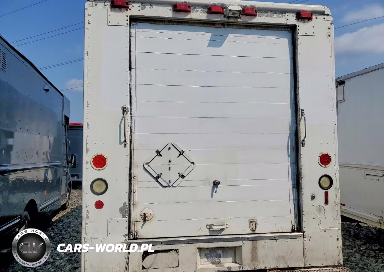 2004 Freightliner Chassis M Line Walk-In Van VIN:4UZAANBW54CN46552 - 10