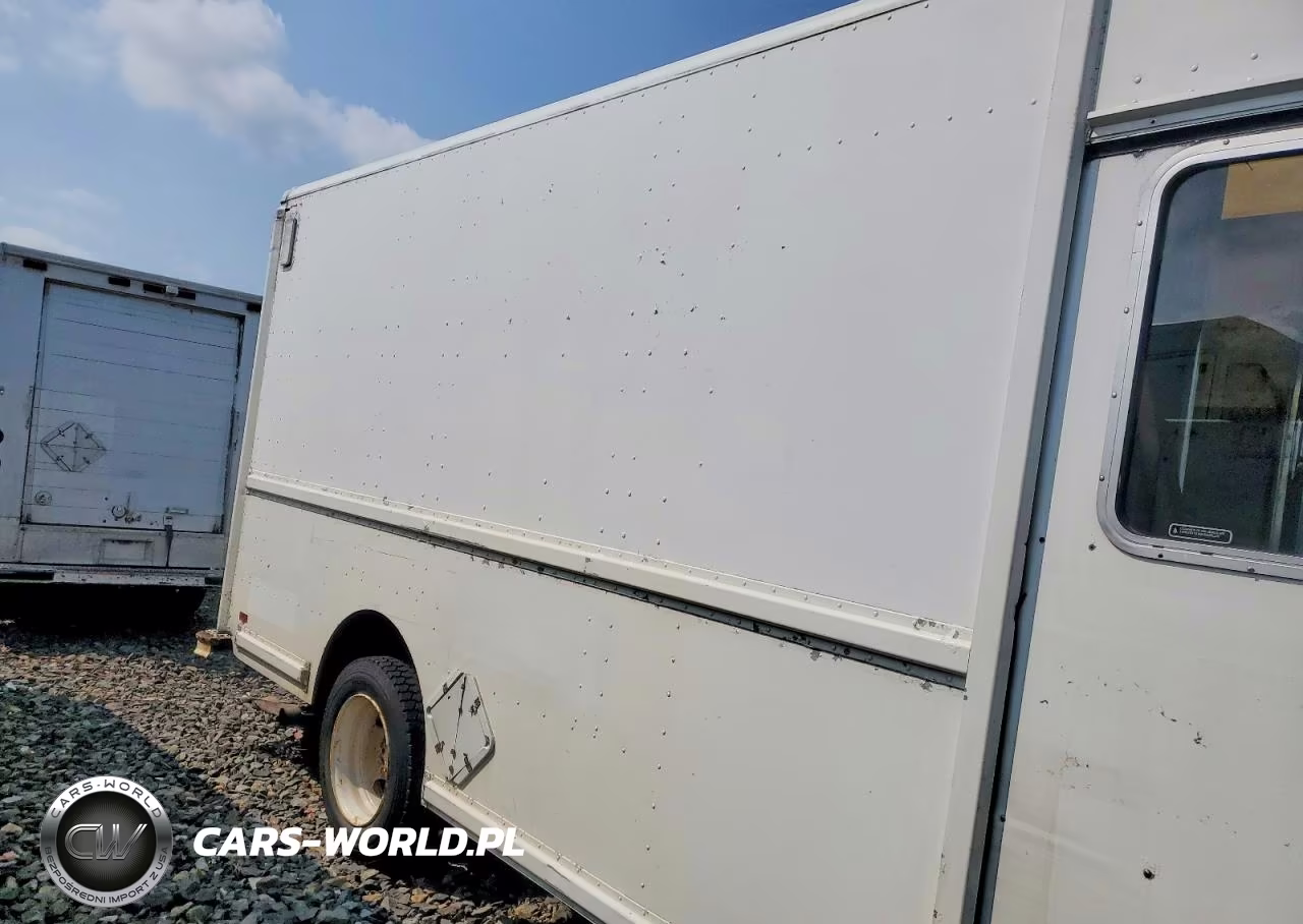 2004 Freightliner Chassis M Line Walk-In Van VIN:4UZAANBW54CN46552 - 11