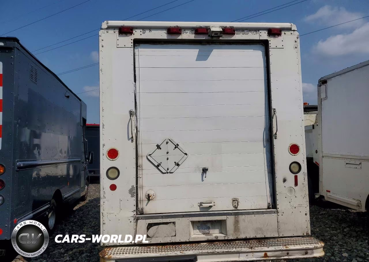 2004 Freightliner Chassis M Line Walk-In Van VIN:4UZAANBW54CN46552 - 6