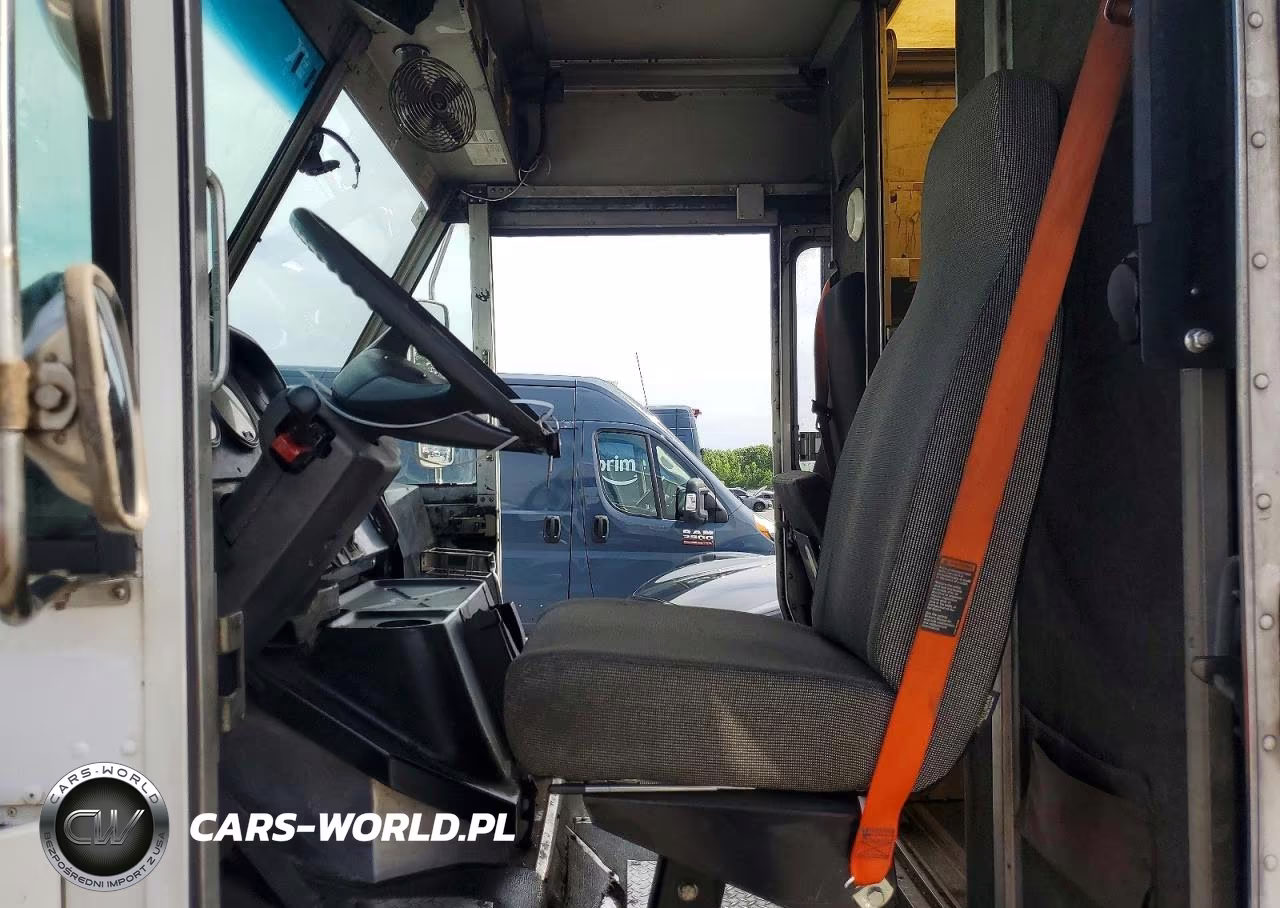 2006 Freightliner Mt45 Chassis Delivery Truck VIN:4UZAANBWX6CW06621 - 7