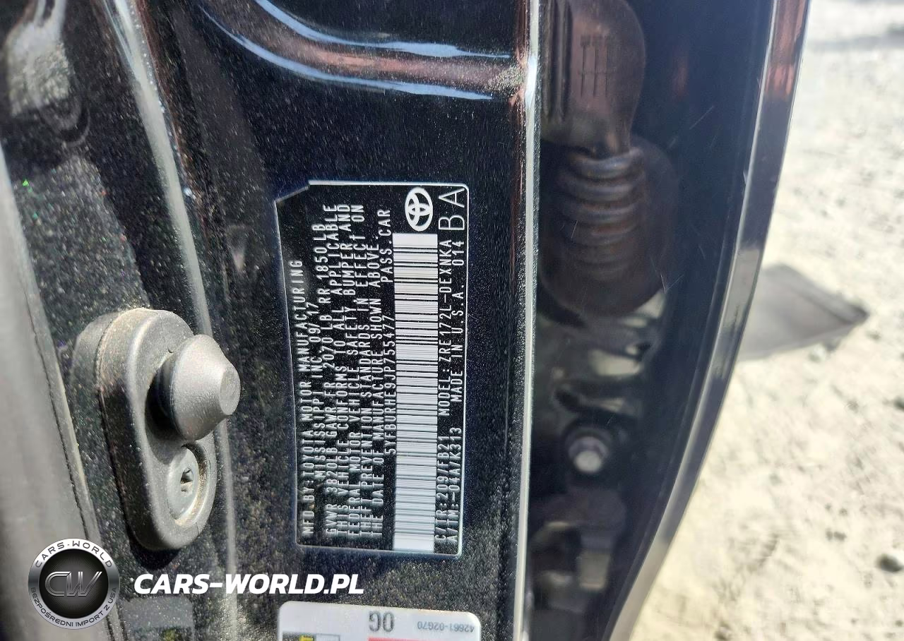 2018 Toyota Corolla Le VIN:5YFBURHE9JP755477 - 13