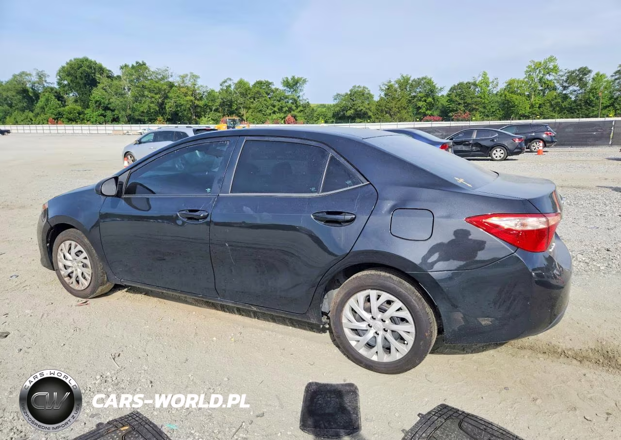 2018 Toyota Corolla Le VIN:5YFBURHE9JP755477 - 2