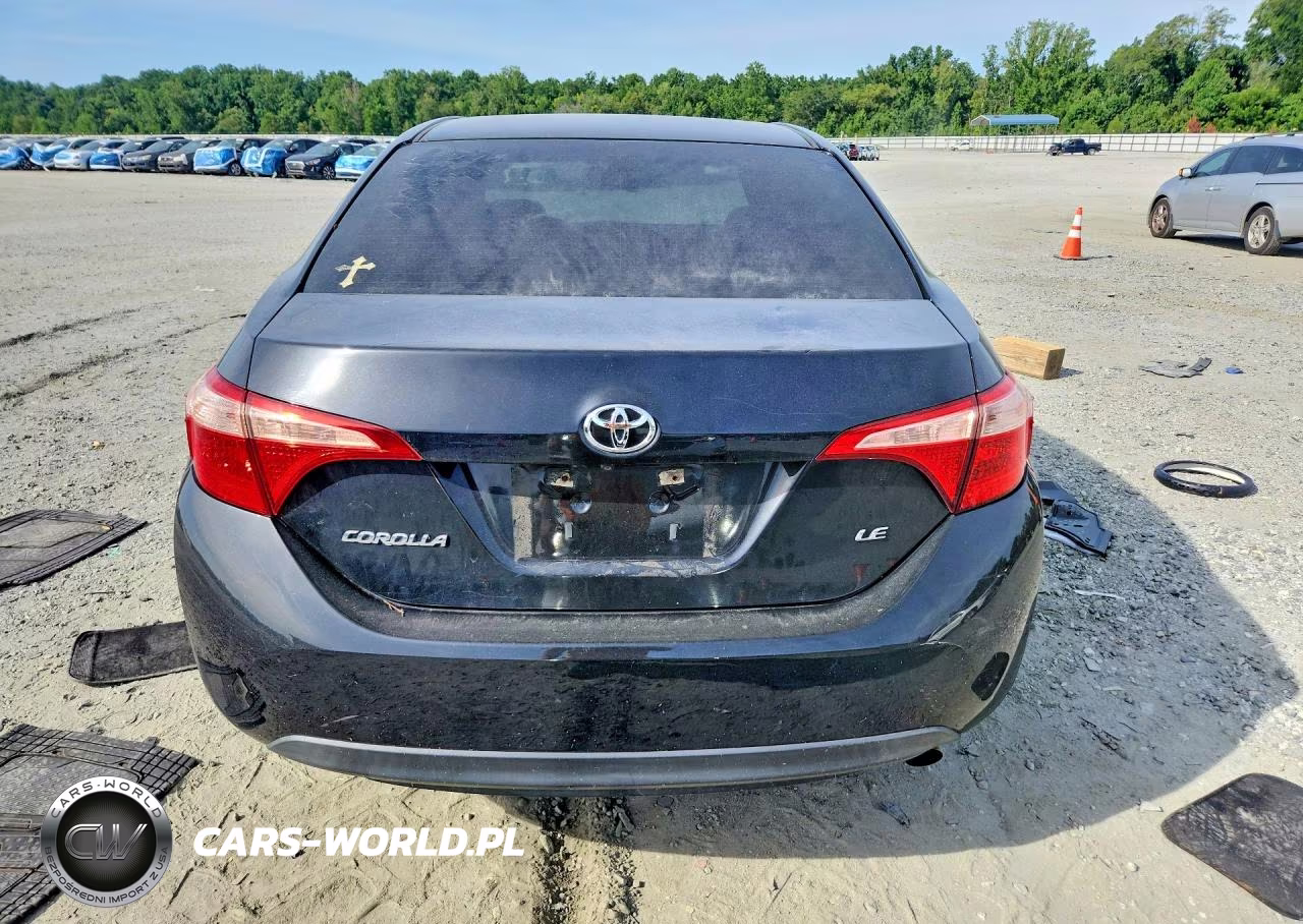 2018 Toyota Corolla Le VIN:5YFBURHE9JP755477 - 6
