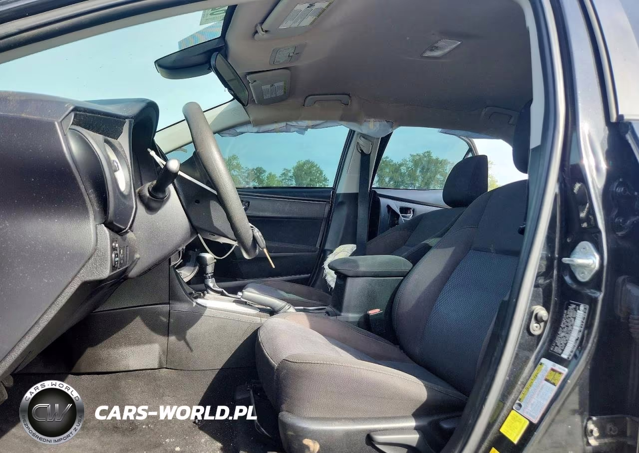 2018 Toyota Corolla Le VIN:5YFBURHE9JP755477 - 7