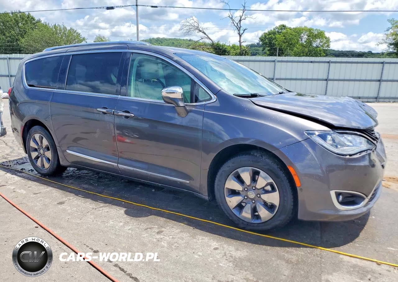 2017 Chrysler Pacifica Ehybrid Platinum VIN:2C4RC1N79HR689581 - 4