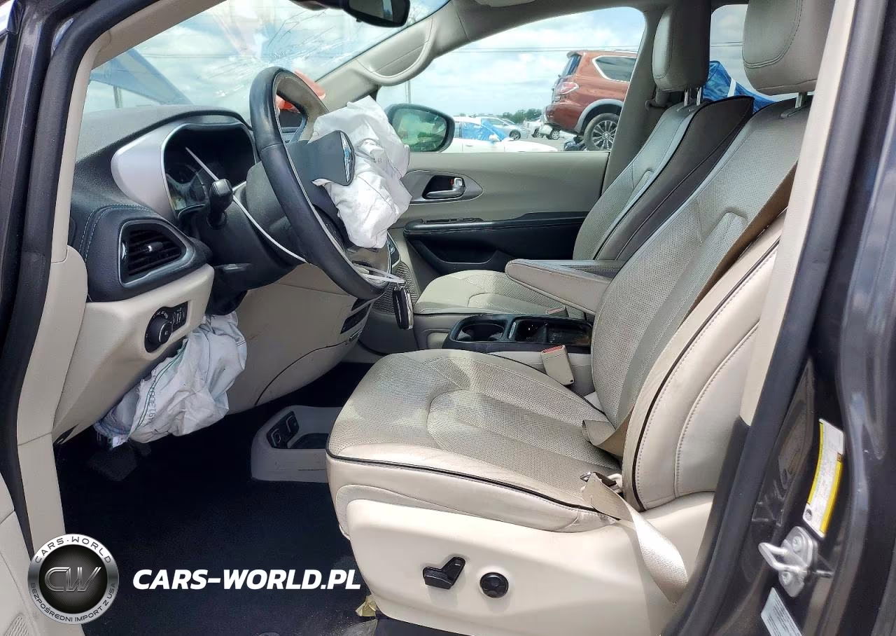 2017 Chrysler Pacifica Ehybrid Platinum VIN:2C4RC1N79HR689581 - 7