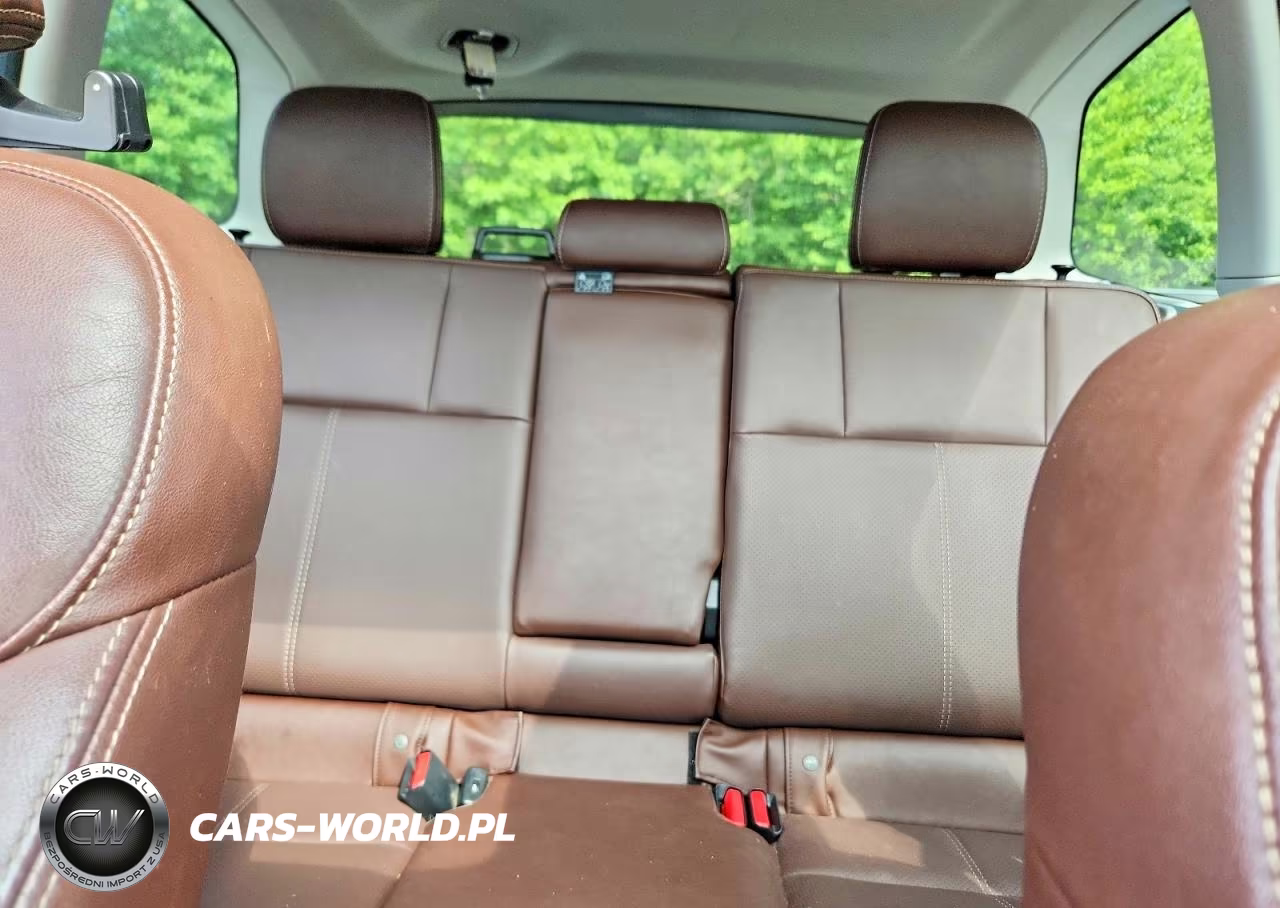 2018 Subaru Forester 2.5I Touring VIN:JF2SJAWC6JH422047 - 10