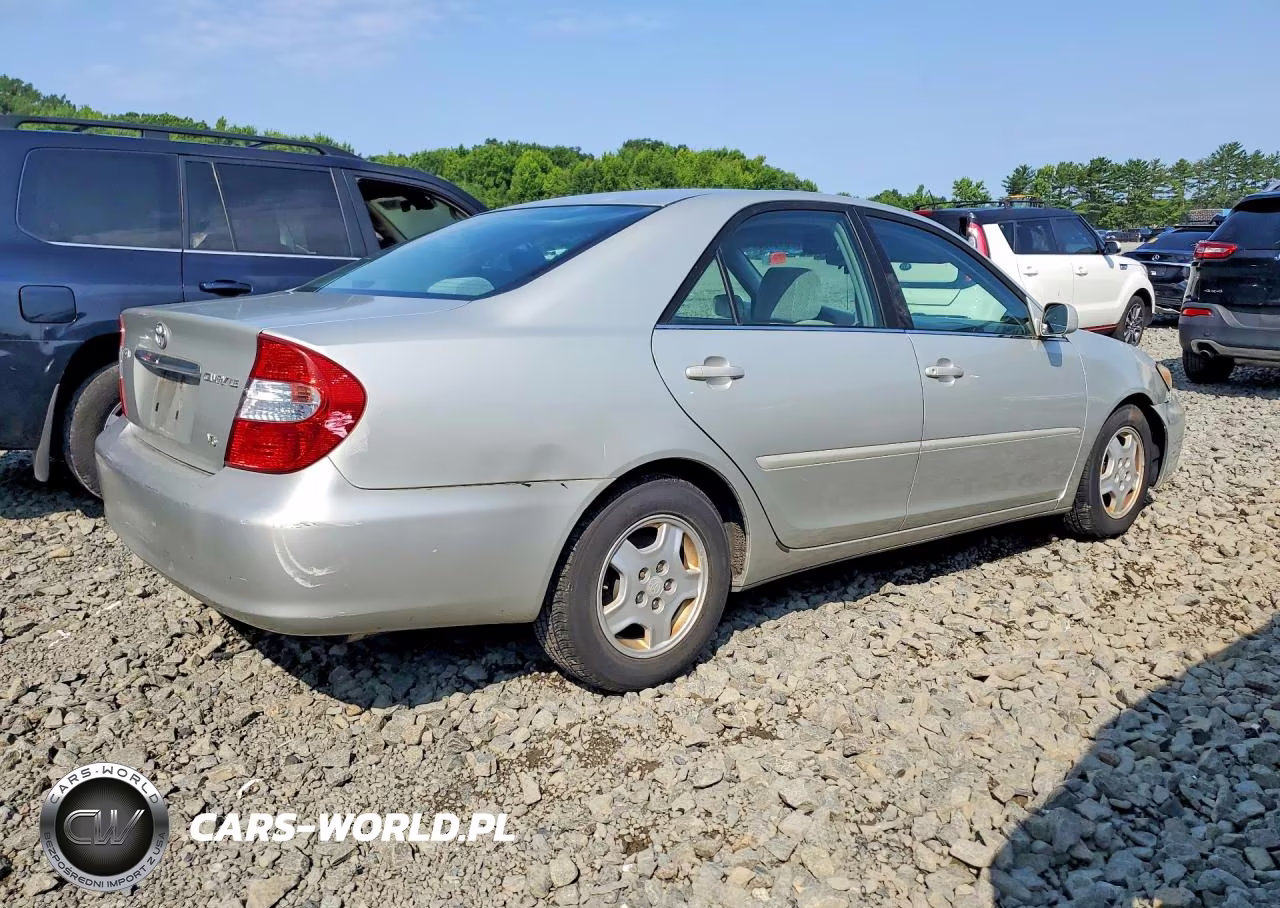 2002 Toyota Camry Le V6 VIN:4T1BF32K82U026523 - 3