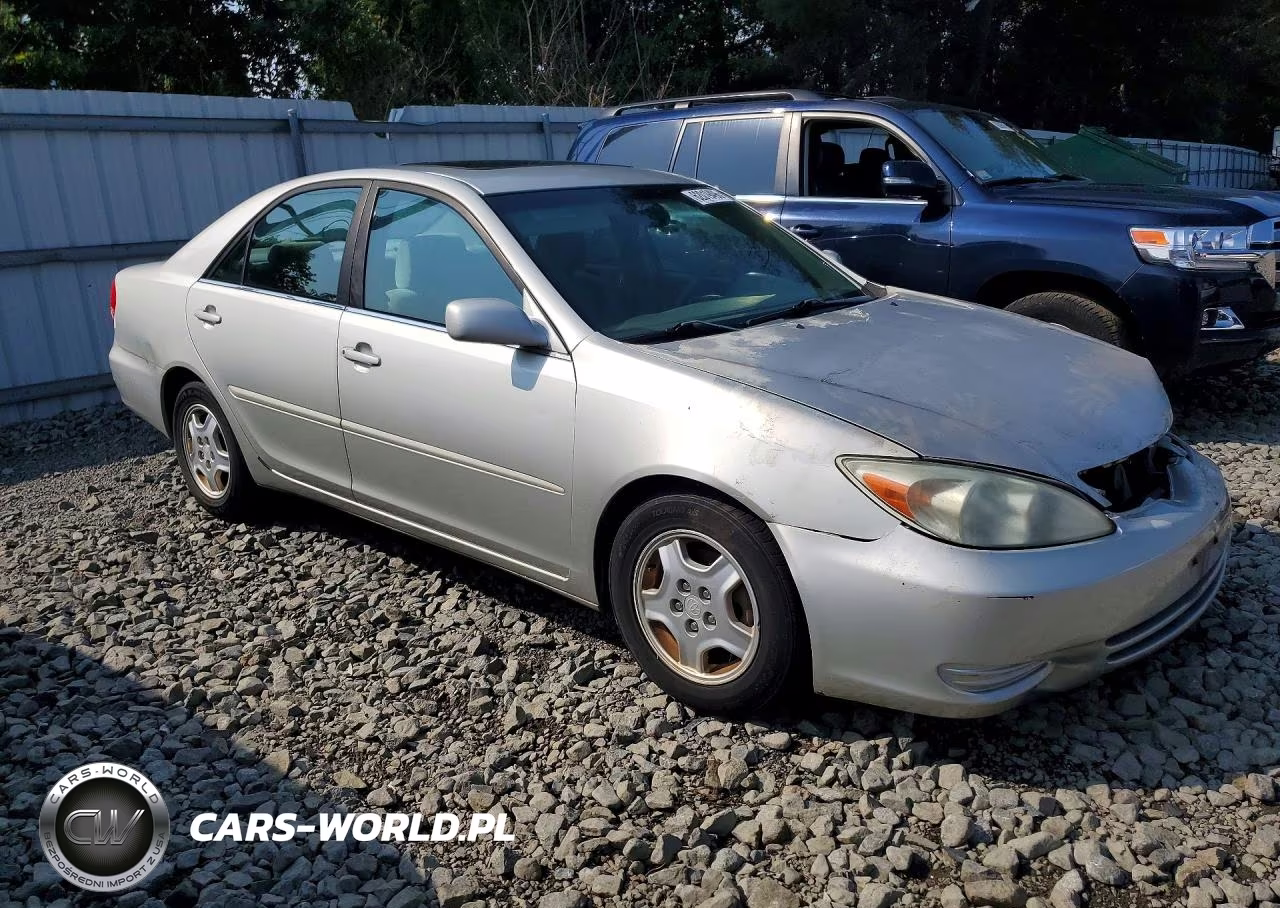 2002 Toyota Camry Le V6 VIN:4T1BF32K82U026523 - 4