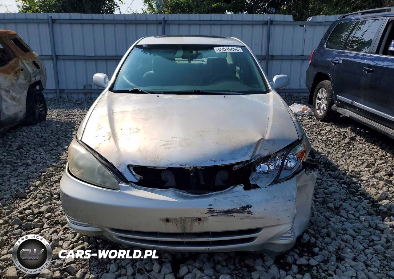 2002 Toyota Camry Le V6 VIN:4T1BF32K82U026523 - 5