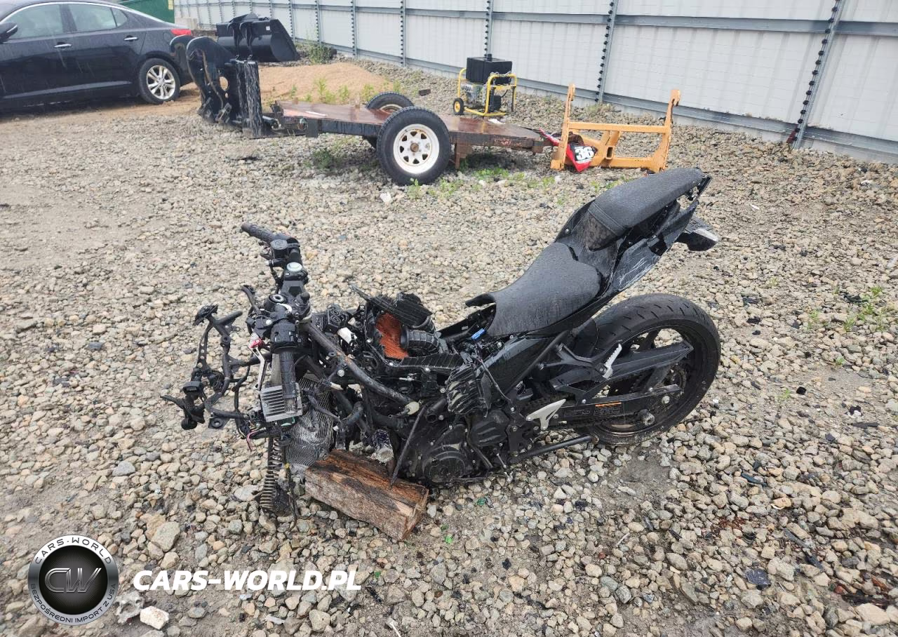 2018 Kawasaki Ex400 VIN:JKAEXKH14JDA12038 - 3