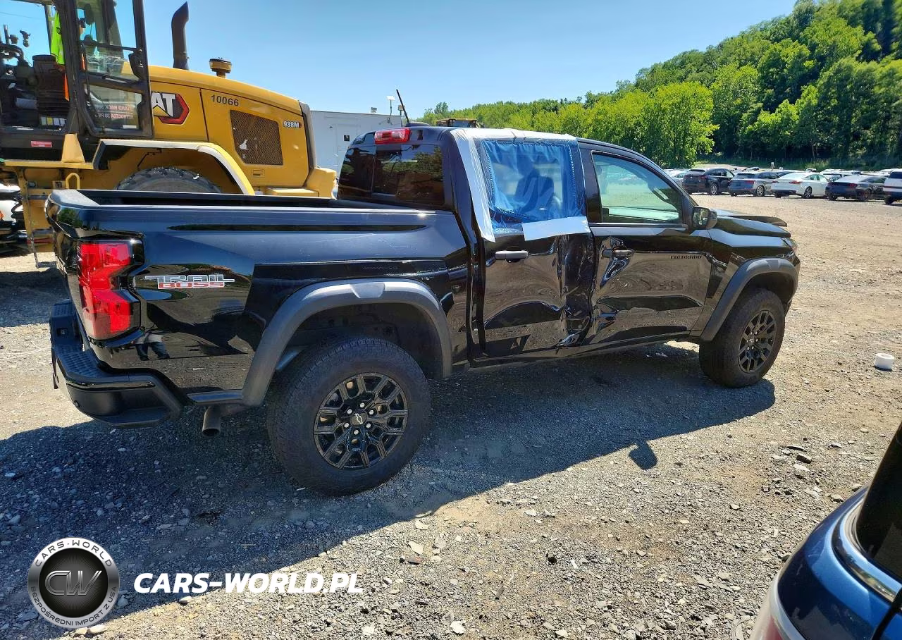 2025 Chevrolet Colorado Trail Boss VIN:1GCPTEEK8S1245347 - 3