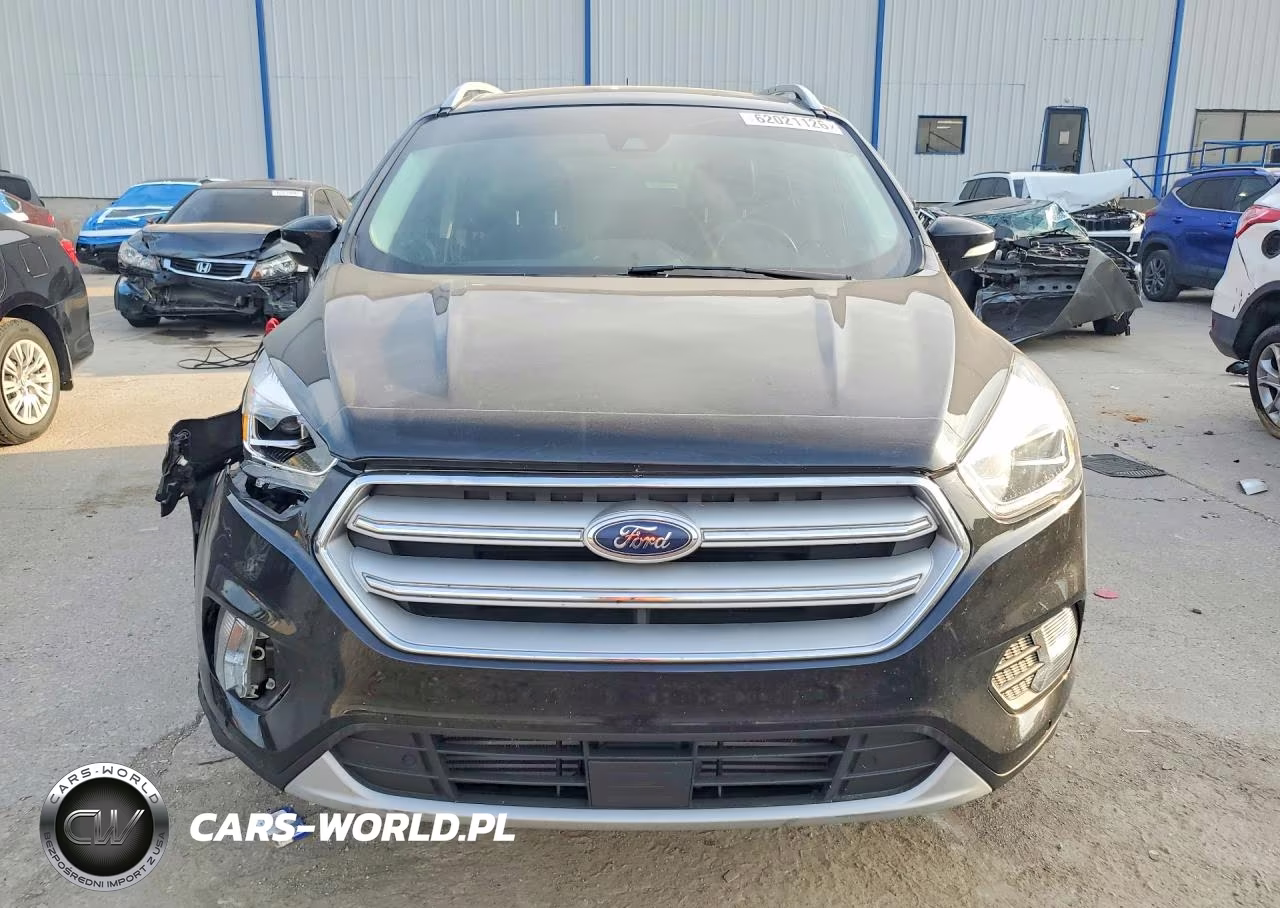 2018 Ford Escape Titanium VIN:1FMCU9J90JUA03134 - 5