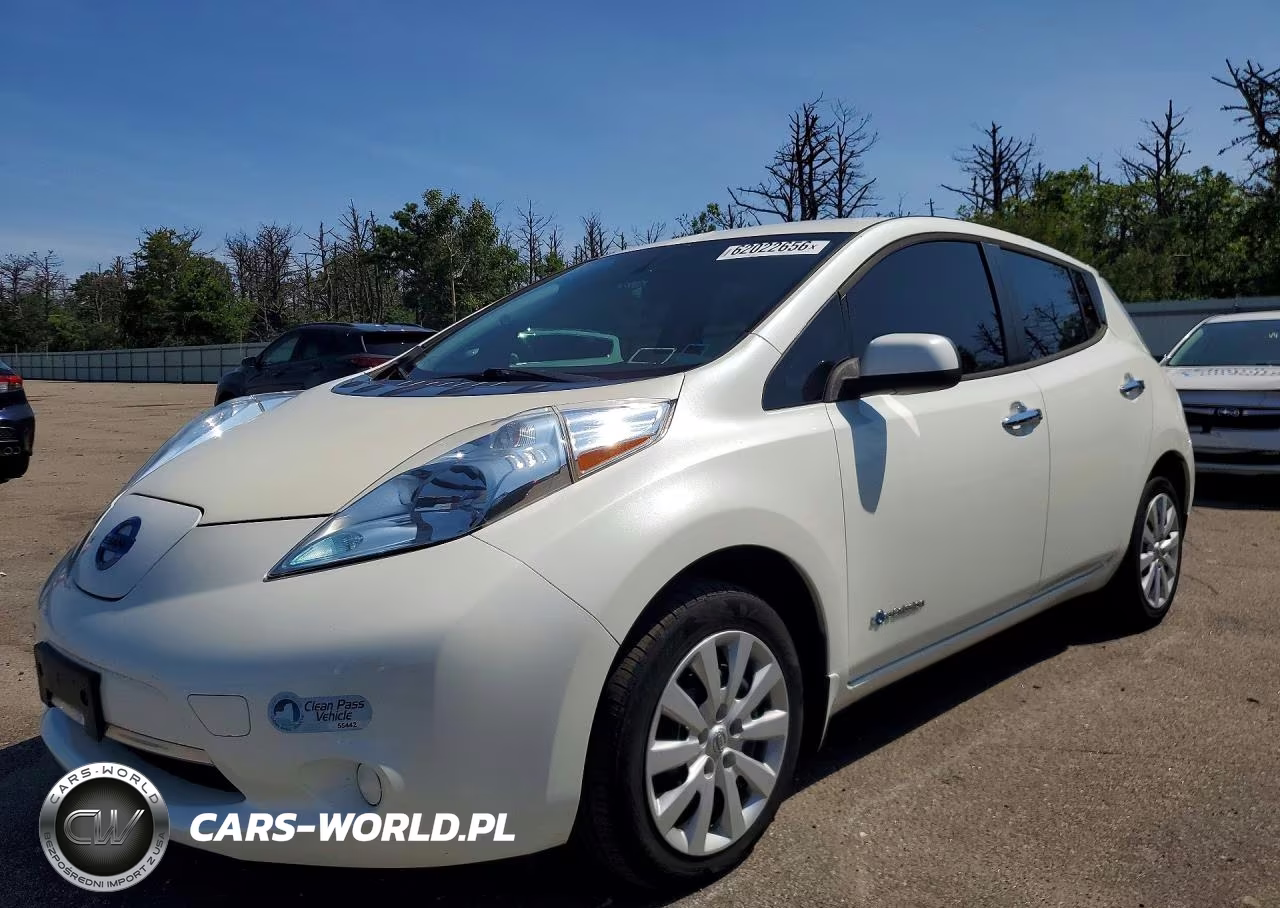 2017 Nissan Lef