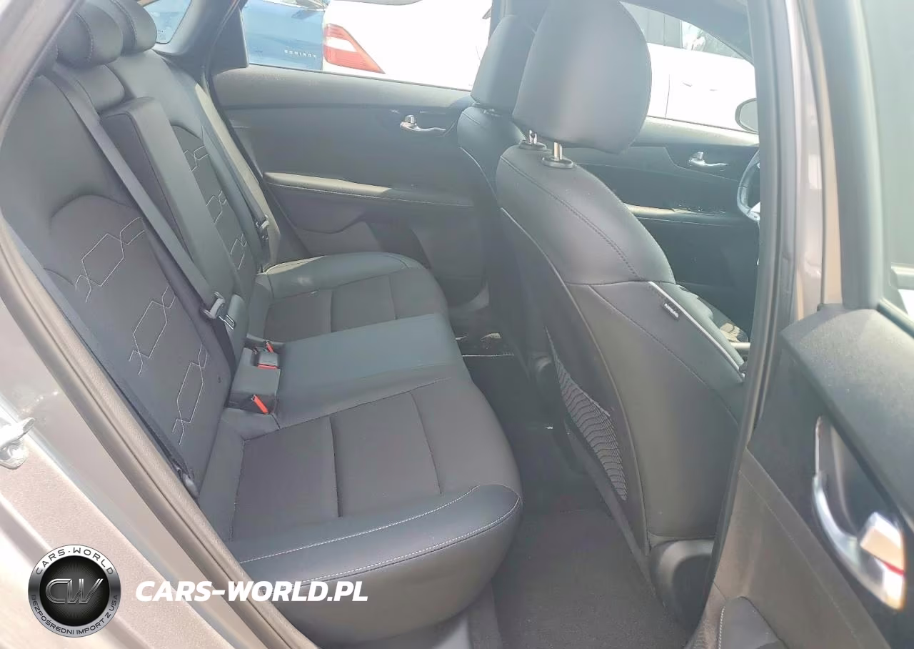 2023 Kia Forte Gt Line VIN:3KPF54AD0PE645673 - 10