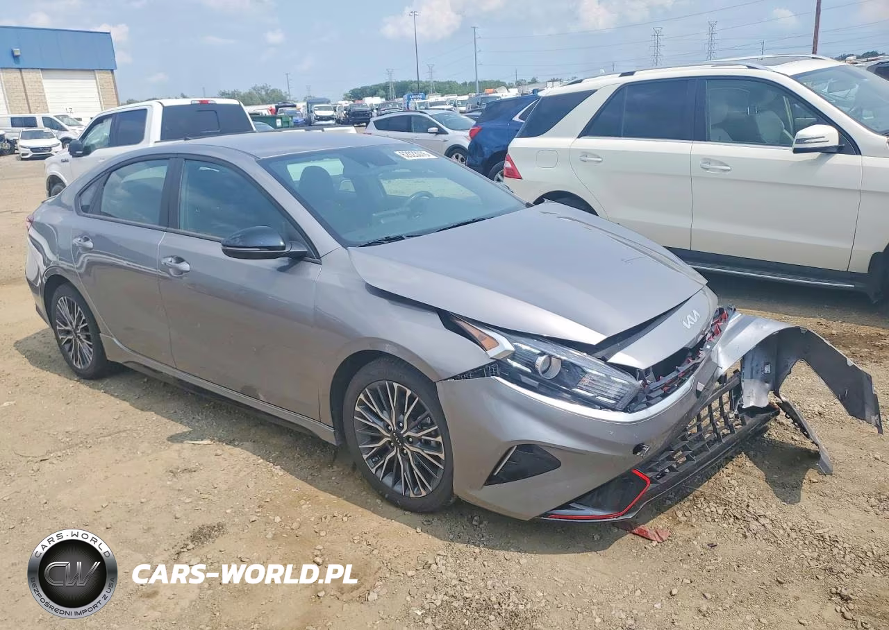 2023 Kia Forte Gt Line VIN:3KPF54AD0PE645673 - 4