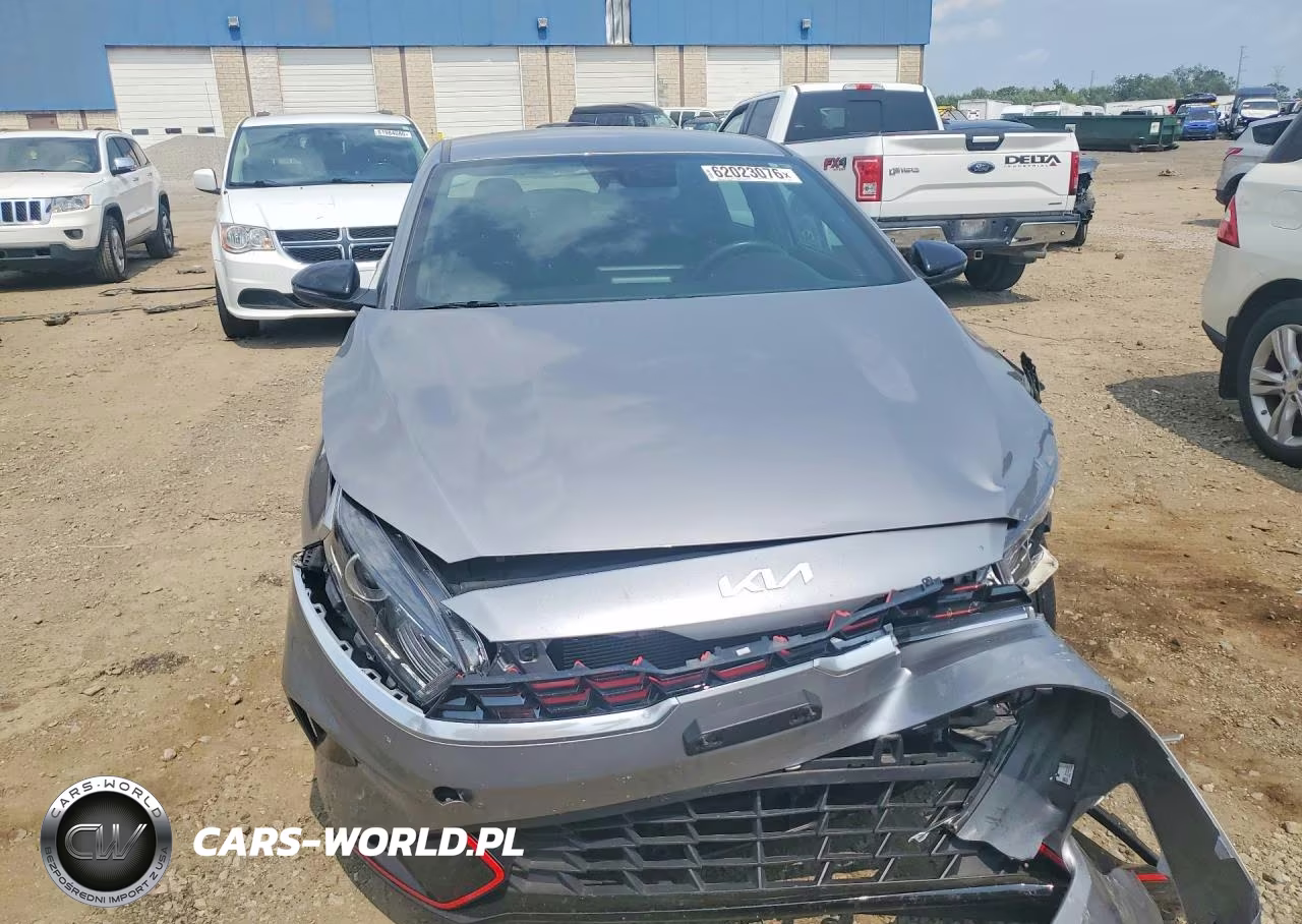 2023 Kia Forte Gt Line VIN:3KPF54AD0PE645673 - 5