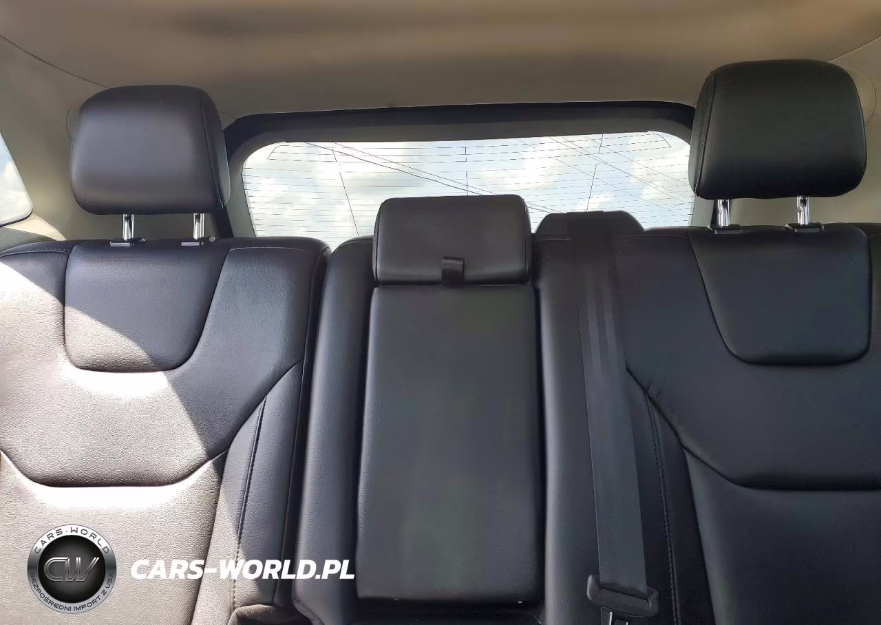 2019 Ford Edge Titanium VIN:2FMPK4K94KBC22131 - 10