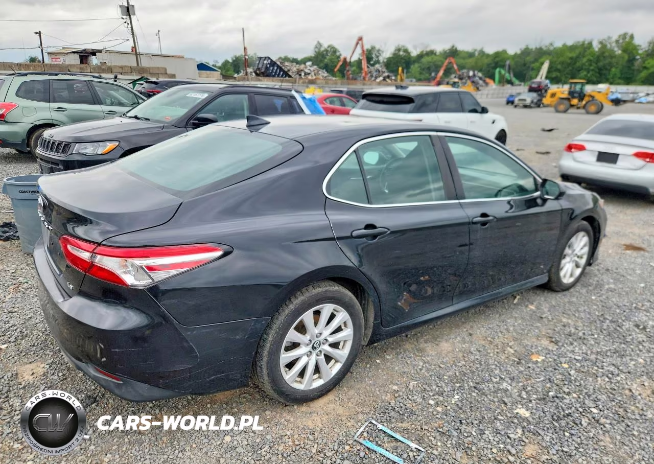 2019 Toyota Camry Le VIN:4T1B11HK2KU742490 - 3