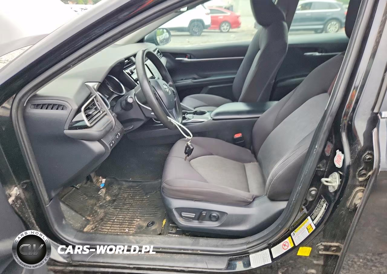 2019 Toyota Camry Le VIN:4T1B11HK2KU742490 - 7