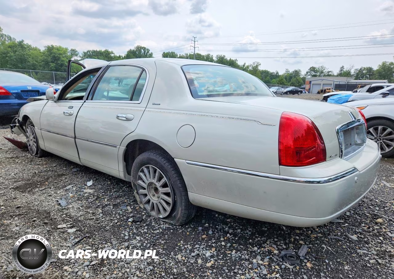 2004 Lincoln Town Car Ultimate VIN:1LNHM83W94Y653984 - 2
