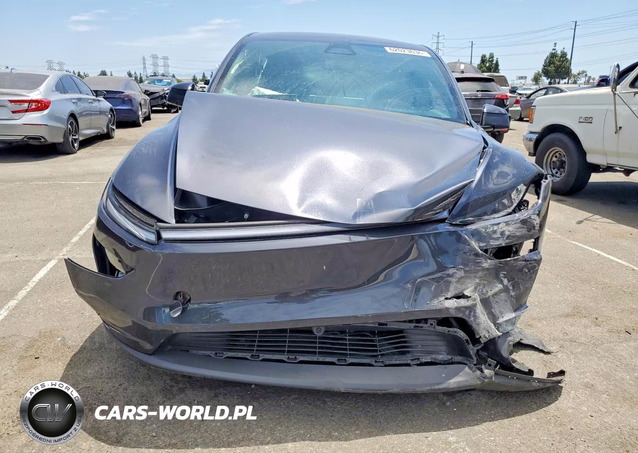 2026 Tesla Model Y VIN:7SAYGDED0TF584314 - 5