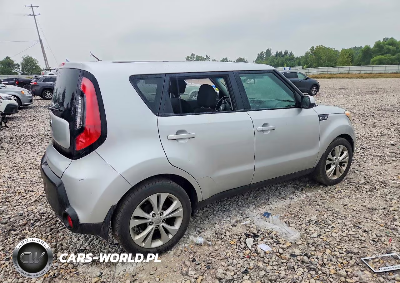2015 Kia Soul + VIN:KNDJP3A58F7815252 - 3