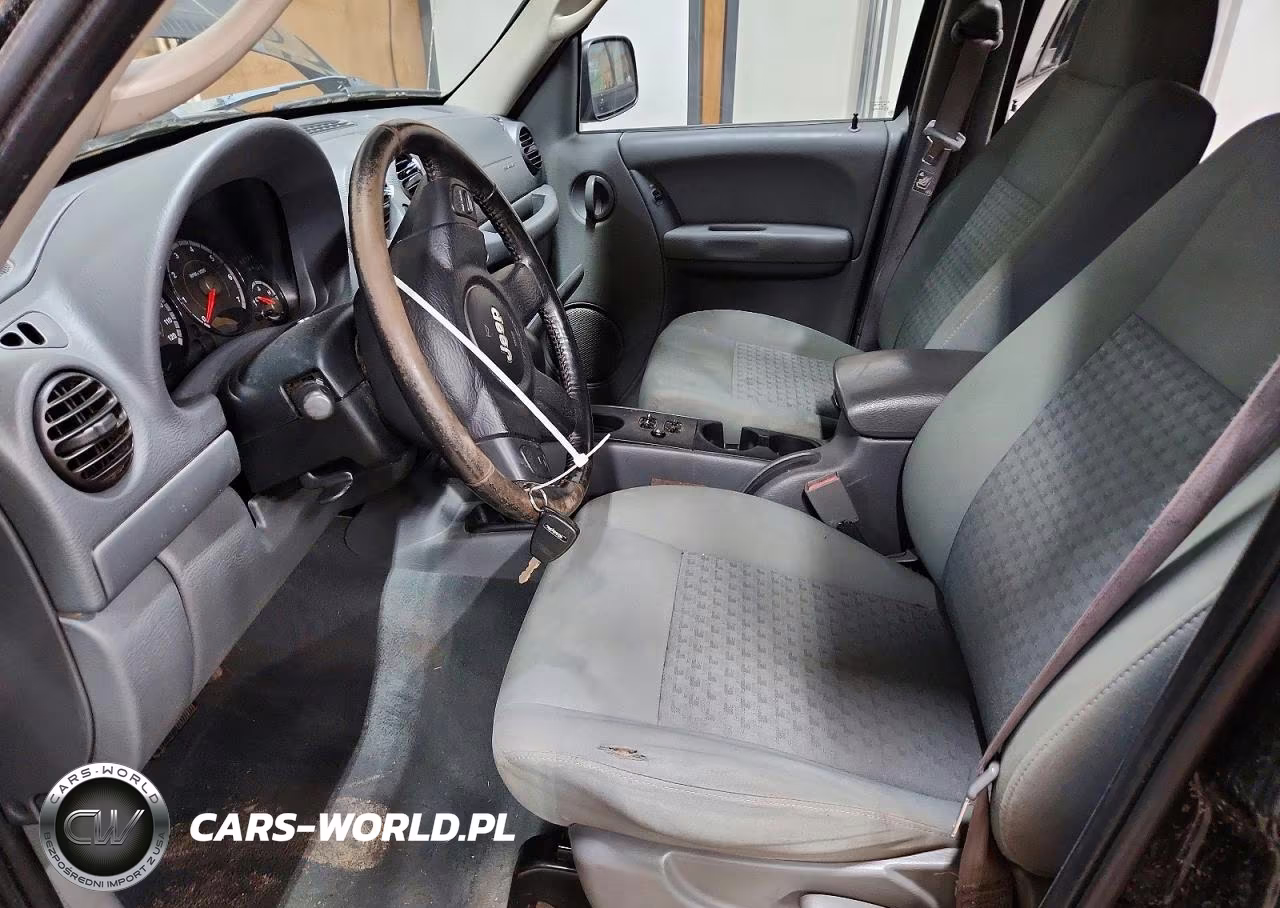 2007 Jeep Liberty Sport VIN:1J4GL48K37W710613 - 7