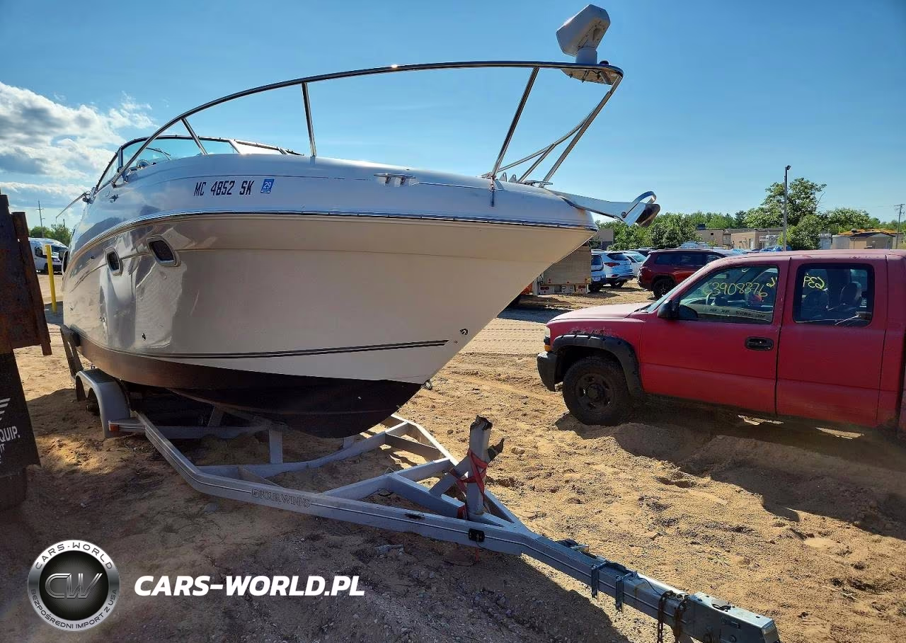 2002 Four Winns Boat