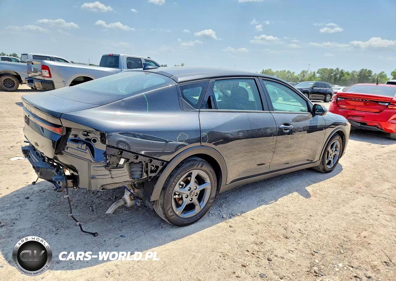 2025 Kia K4 Lxs VIN:3KPFT4DEXSE213109 - 3