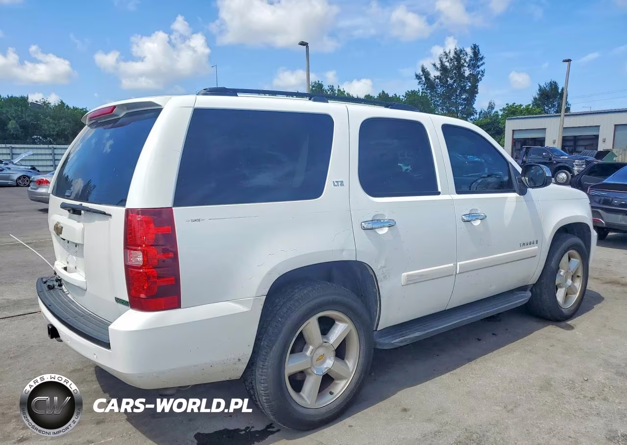 2007 Chevrolet Tahoe C1500 VIN:1GNFC13067R339295 - 3