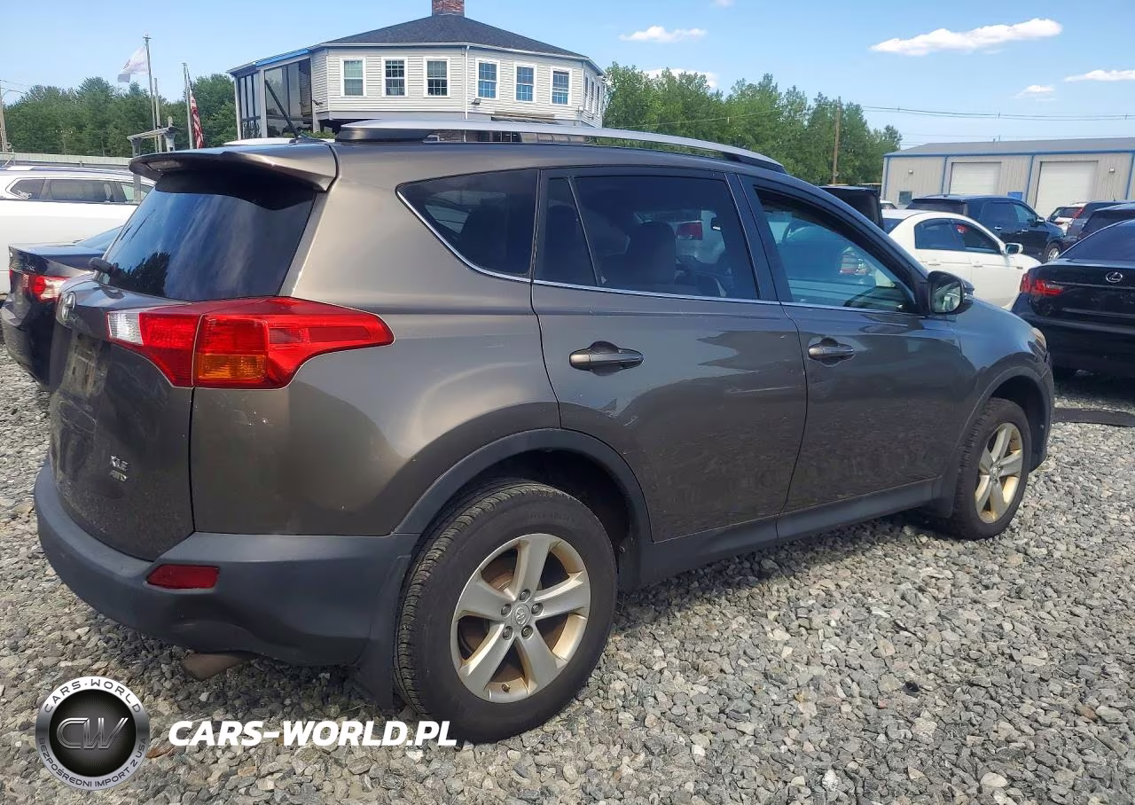 2014 Toyota Rav4 Xle VIN:2T3RFREV2EW165520 - 3