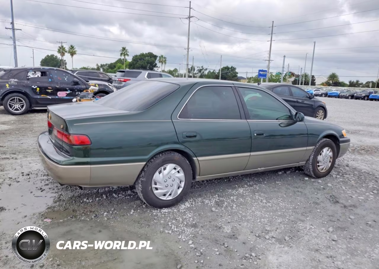 1999 Toyota Camry Le VIN:4T1BG22K2XU613153 - 3