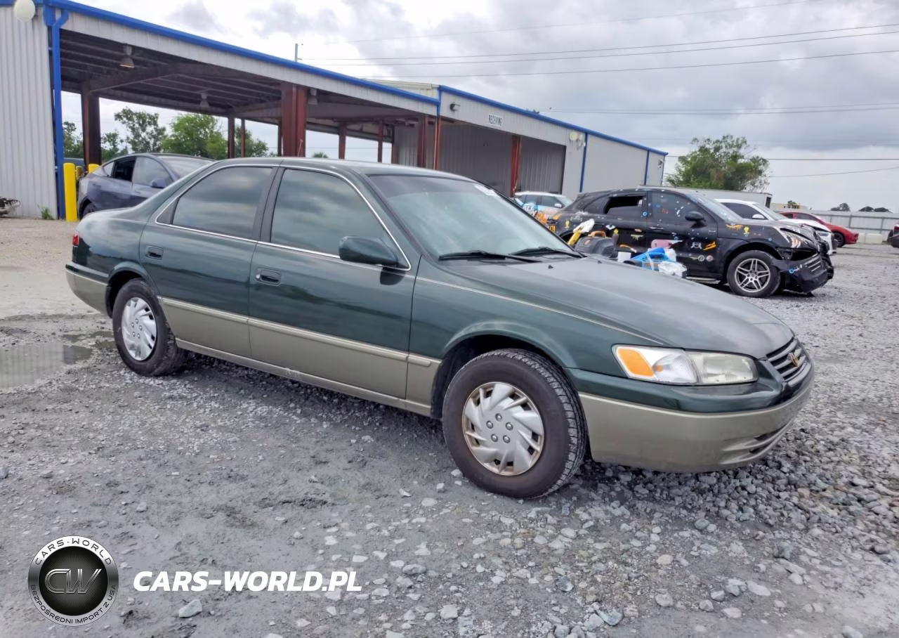 1999 Toyota Camry Le VIN:4T1BG22K2XU613153 - 4