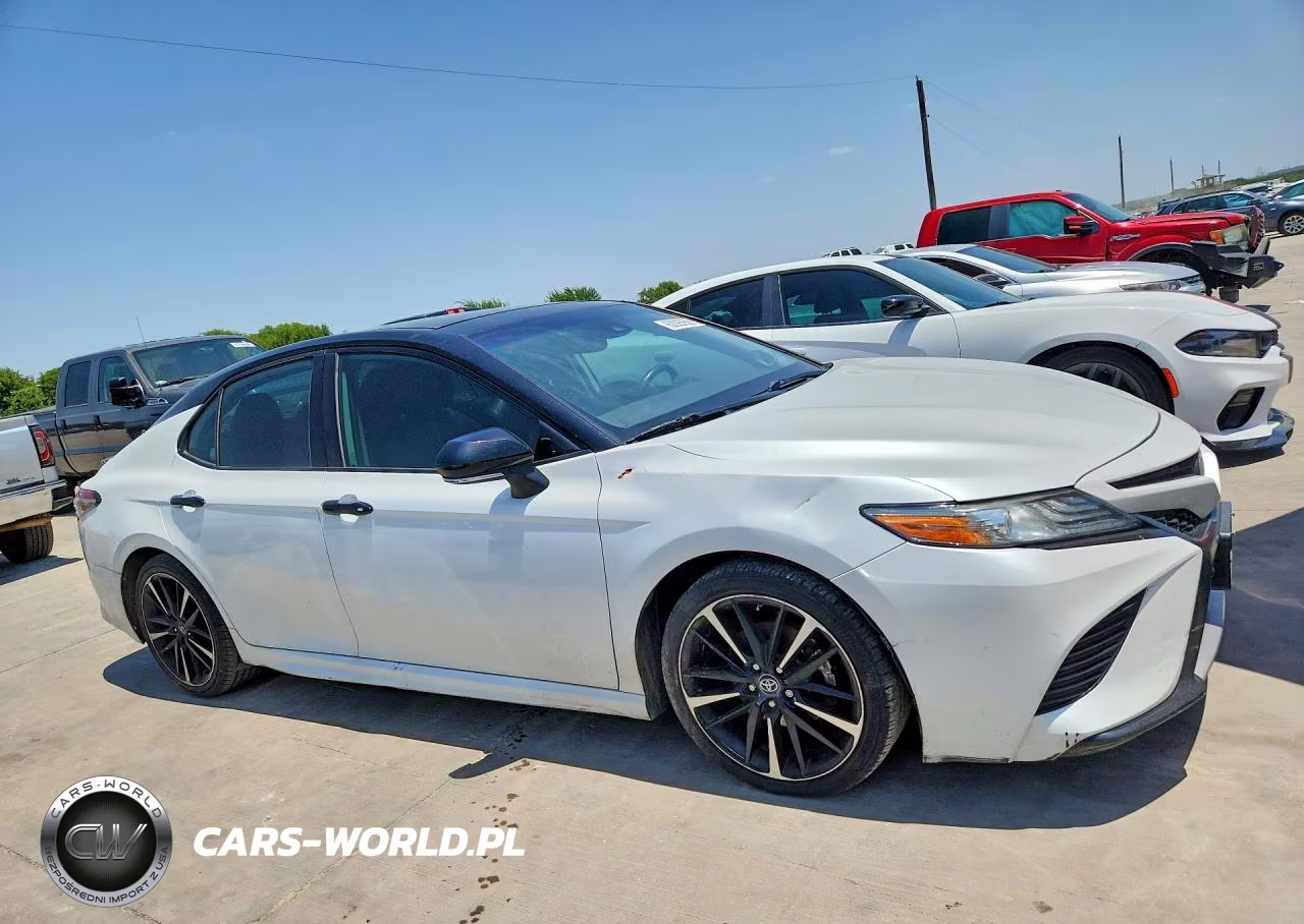 2019 Toyota Camry Xse VIN:4T1B61HK1KU280764 - 4