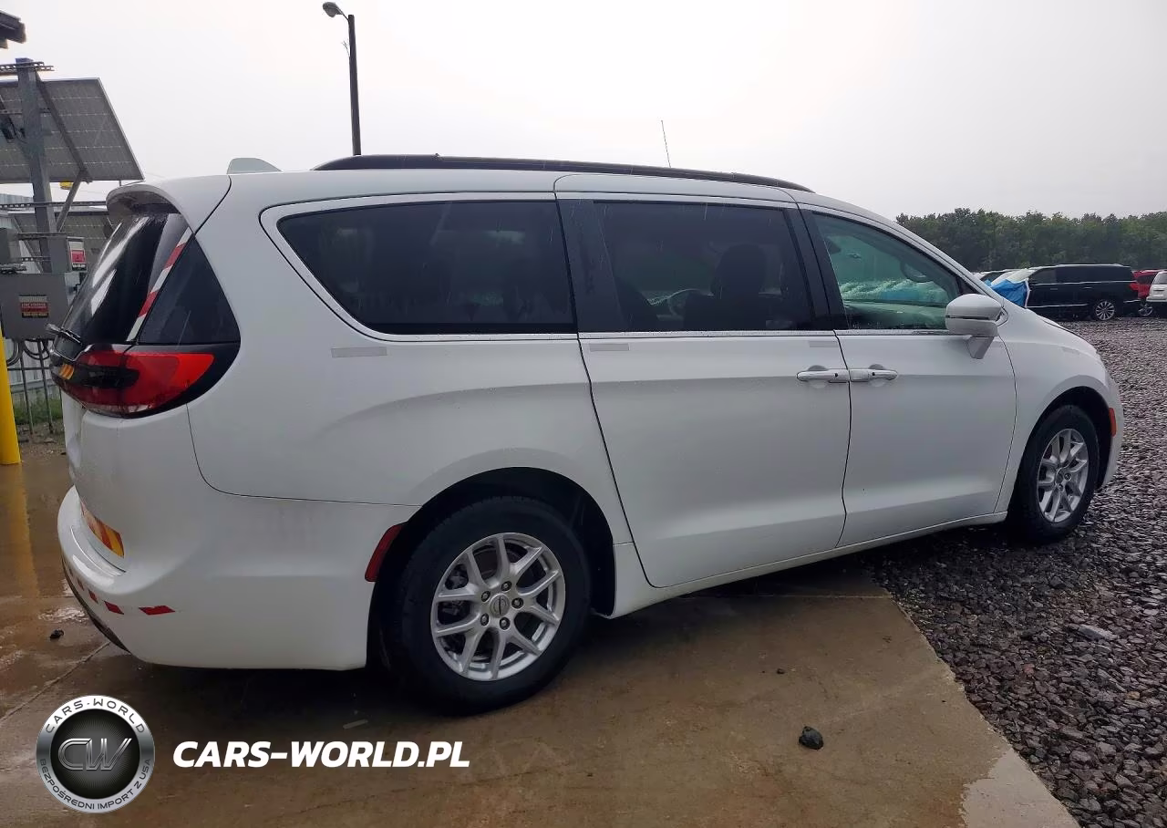 2022 Chrysler Pacifica Touring L VIN:2C4RC1BG6NR218231 - 3