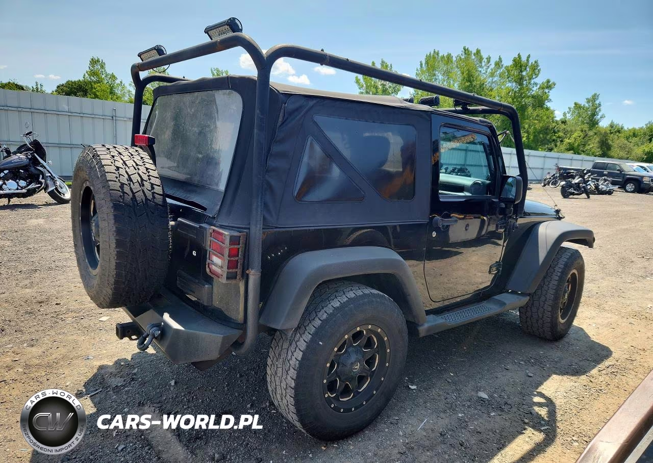 2012 Jeep Wrangler Sport VIN:1C4GJWAG2CL105328 - 3
