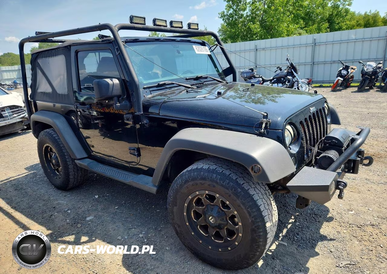 2012 Jeep Wrangler Sport VIN:1C4GJWAG2CL105328 - 4