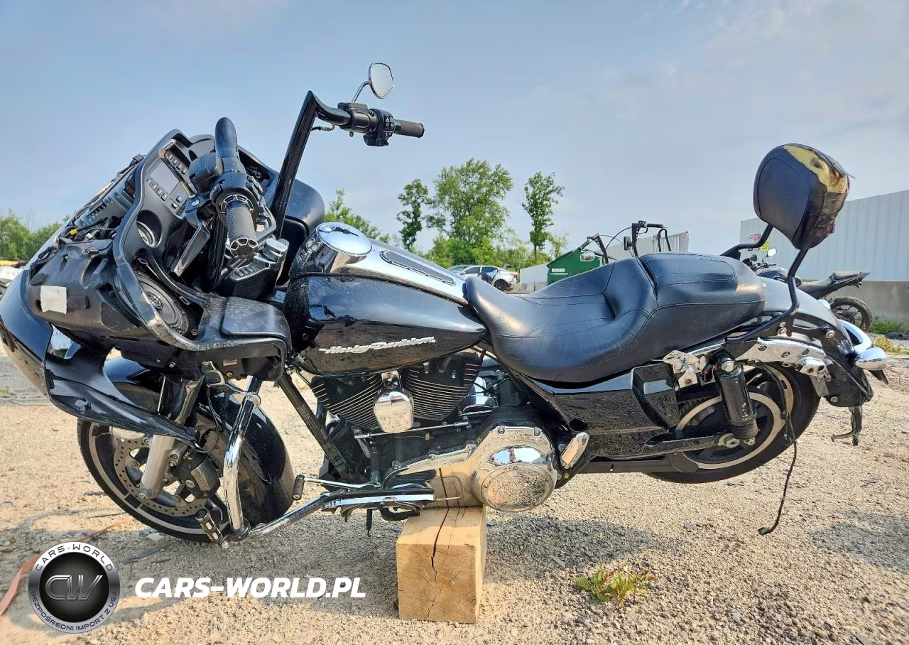 2016 Harley-Davidson Fltrx Road Glide VIN:1HD1KHM13GB644119 - 3