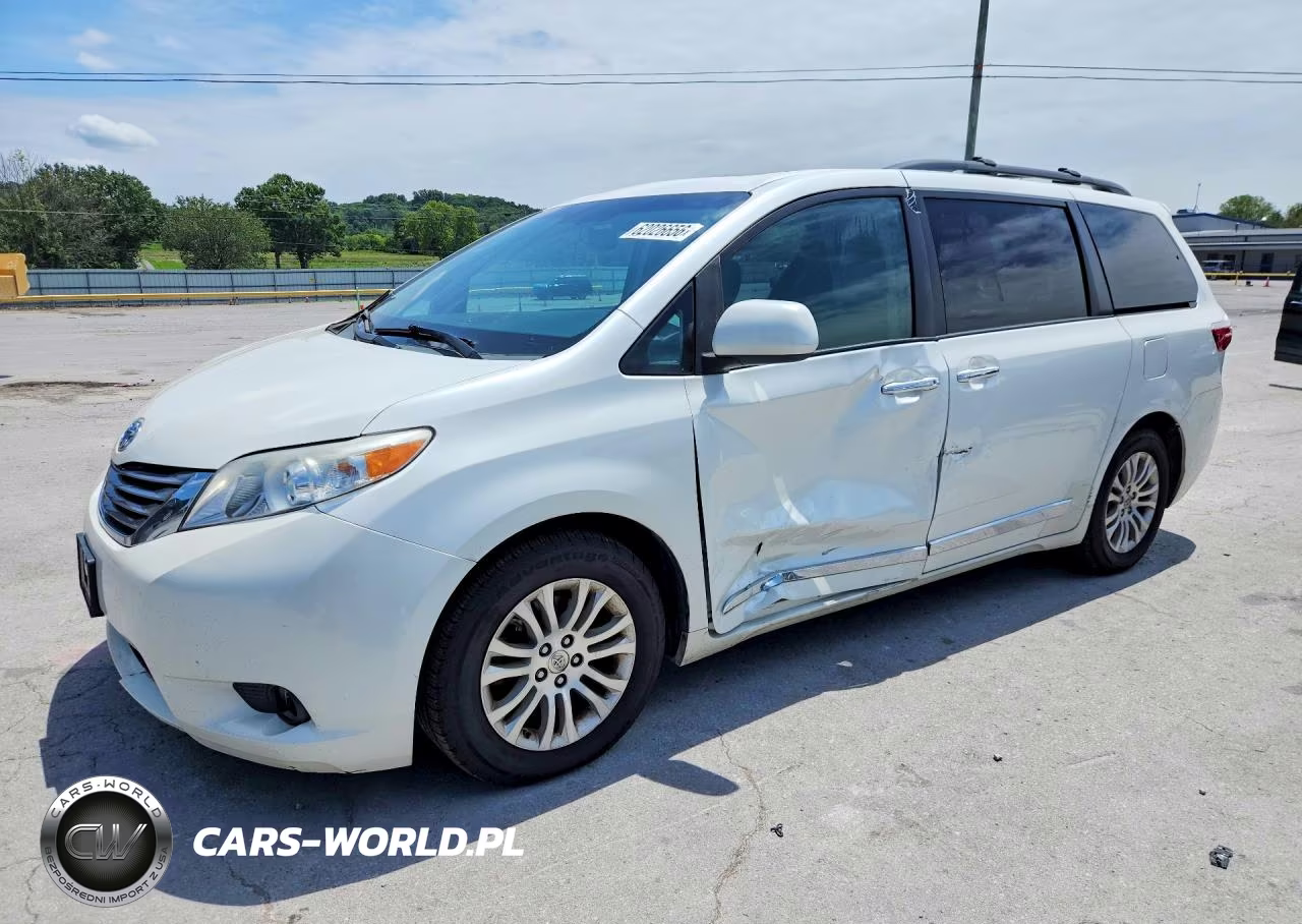 2015 Toyota Sienna Xle Premium 8-Passenger – zdjęcie 1 z 13