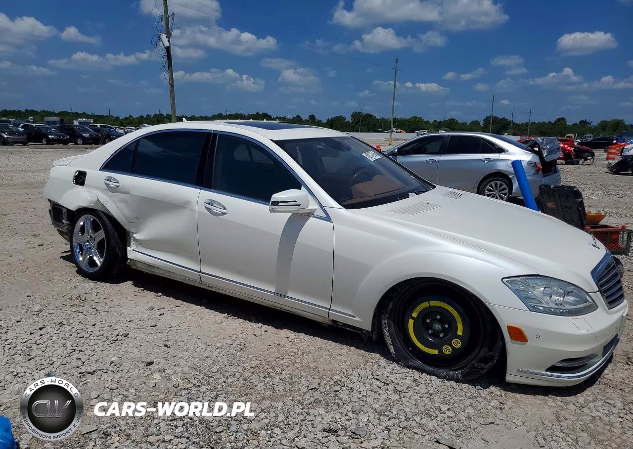 2010 Mercedes-Benz S 550 VIN:WDDNG7BB3AA324733 - 4