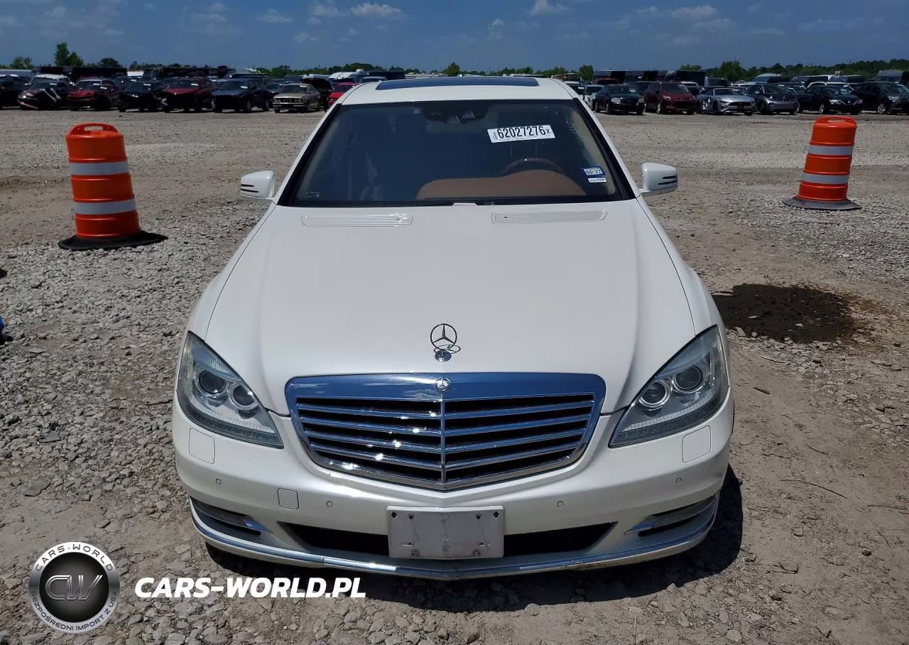 2010 Mercedes-Benz S 550 VIN:WDDNG7BB3AA324733 - 5