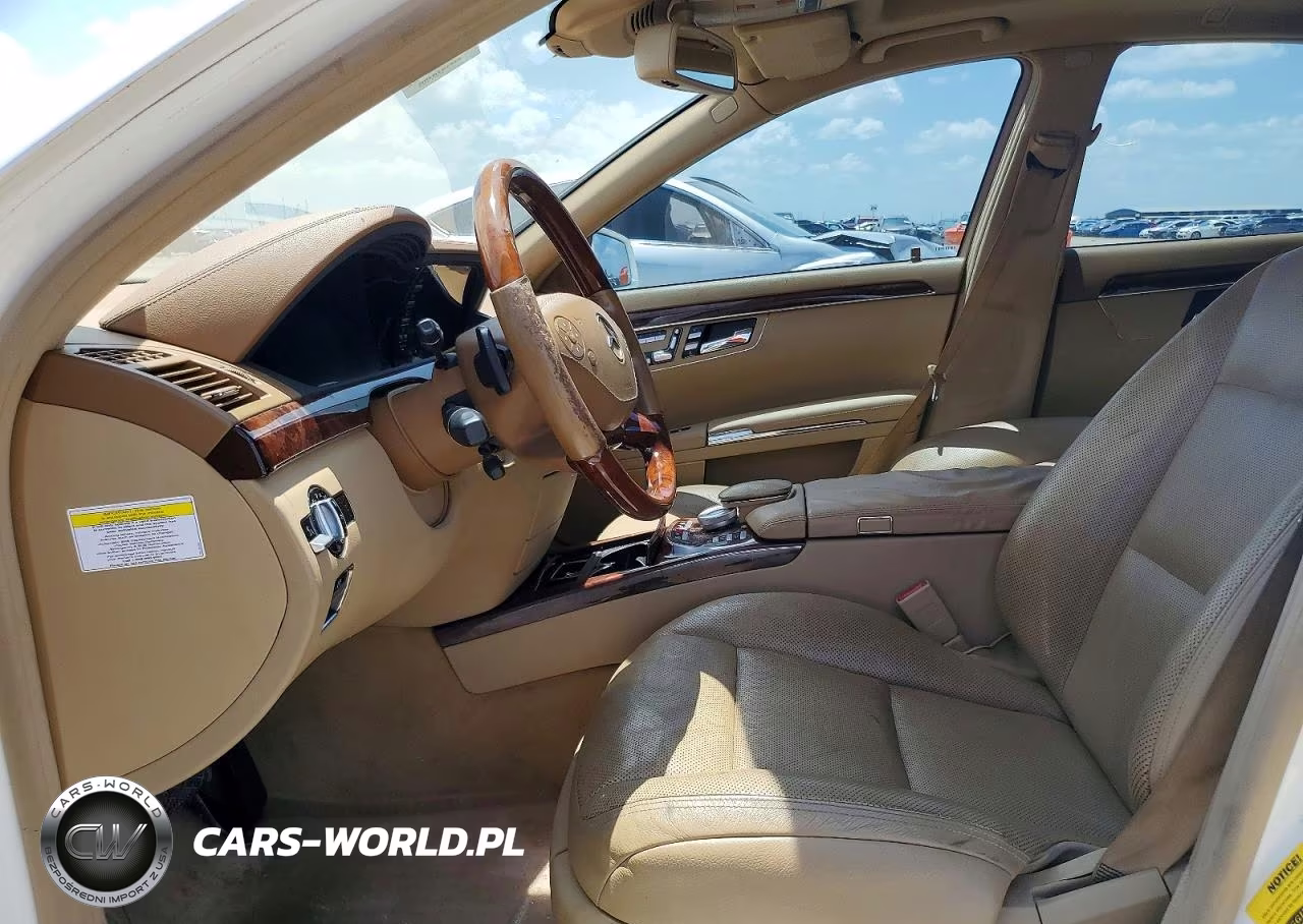 2010 Mercedes-Benz S 550 VIN:WDDNG7BB3AA324733 - 7