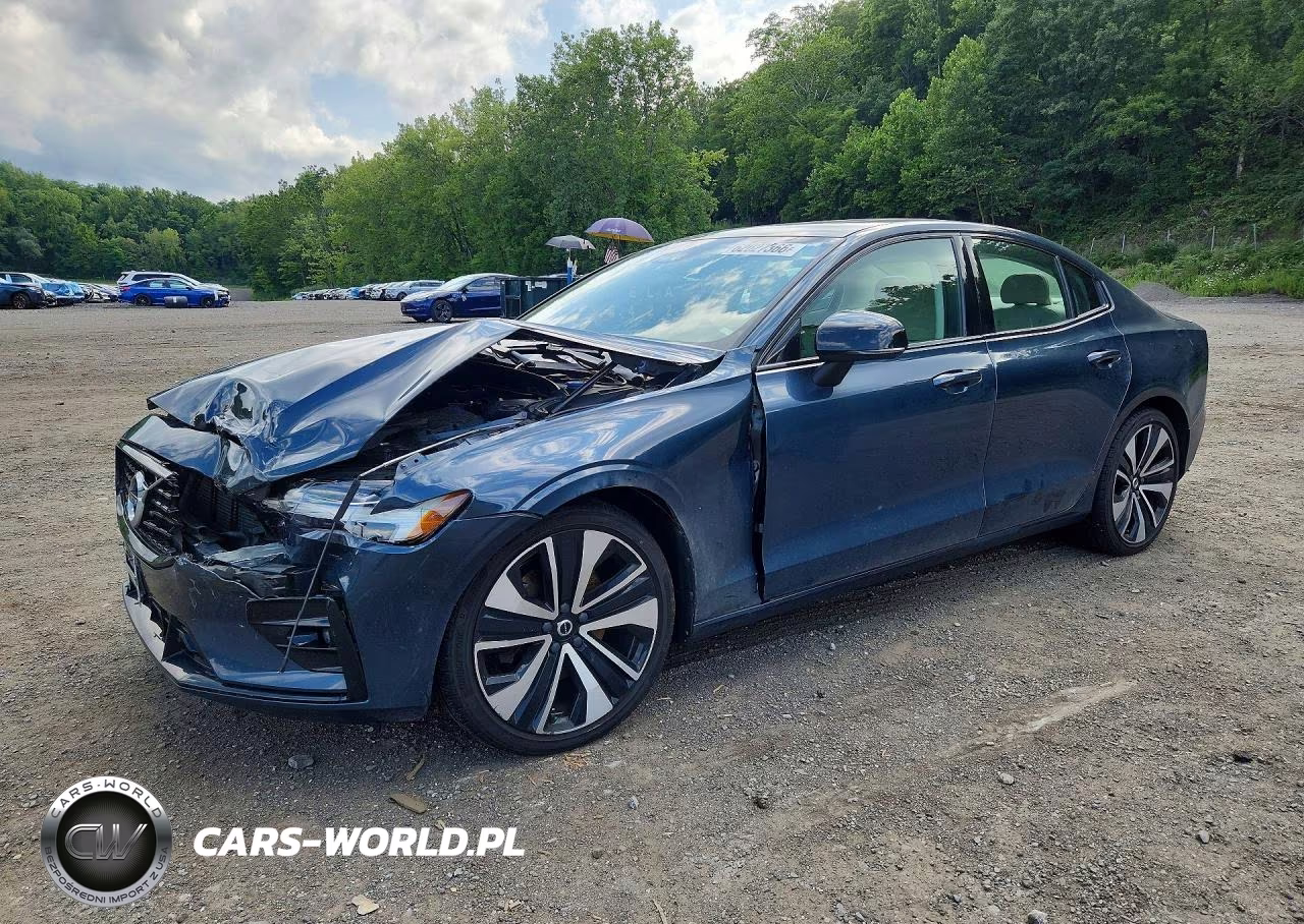 2022 Volvo S60 B5 Momentum VIN:7JRL12TZ6NG160772 - 1