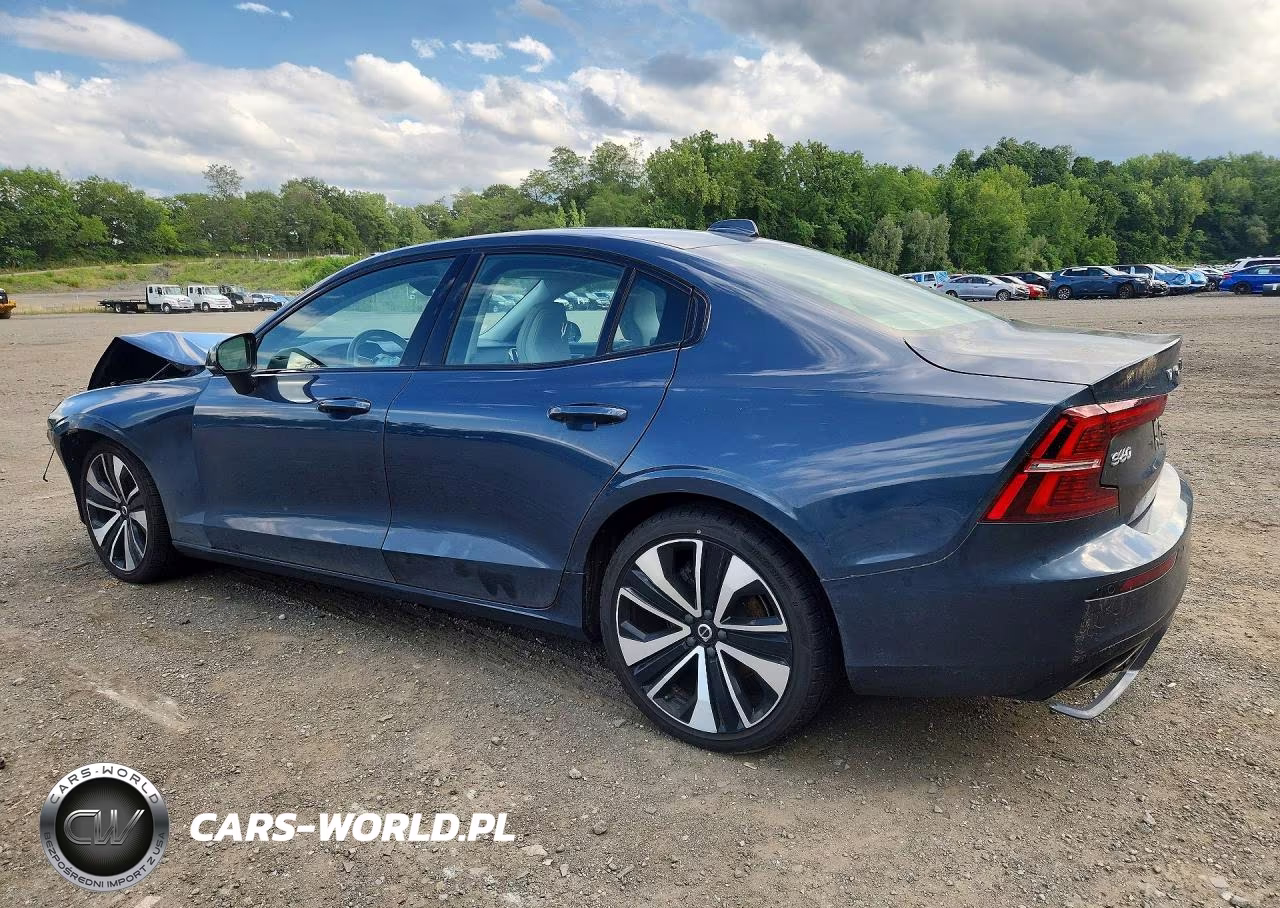 2022 Volvo S60 B5 Momentum VIN:7JRL12TZ6NG160772 - 2
