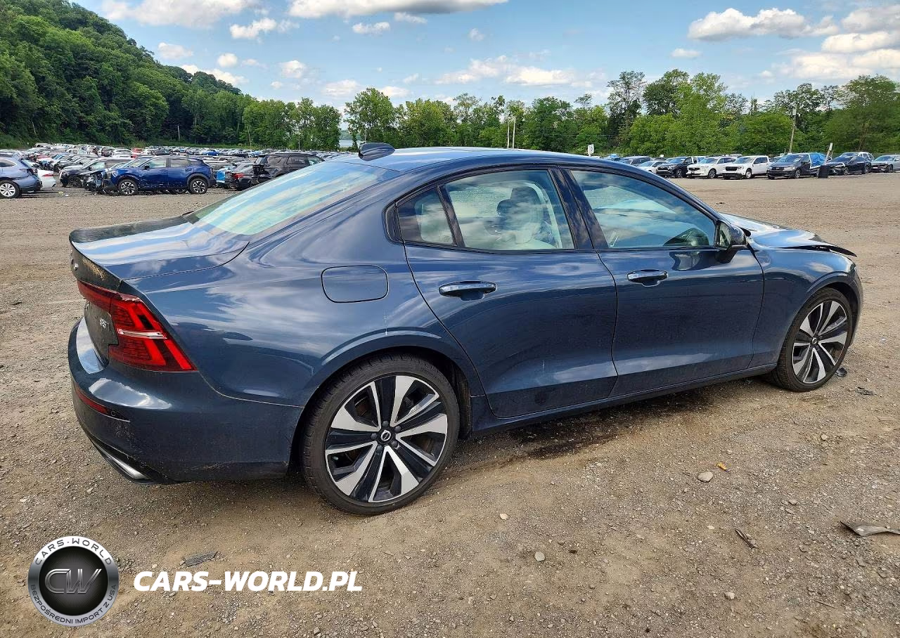 2022 Volvo S60 B5 Momentum VIN:7JRL12TZ6NG160772 - 3