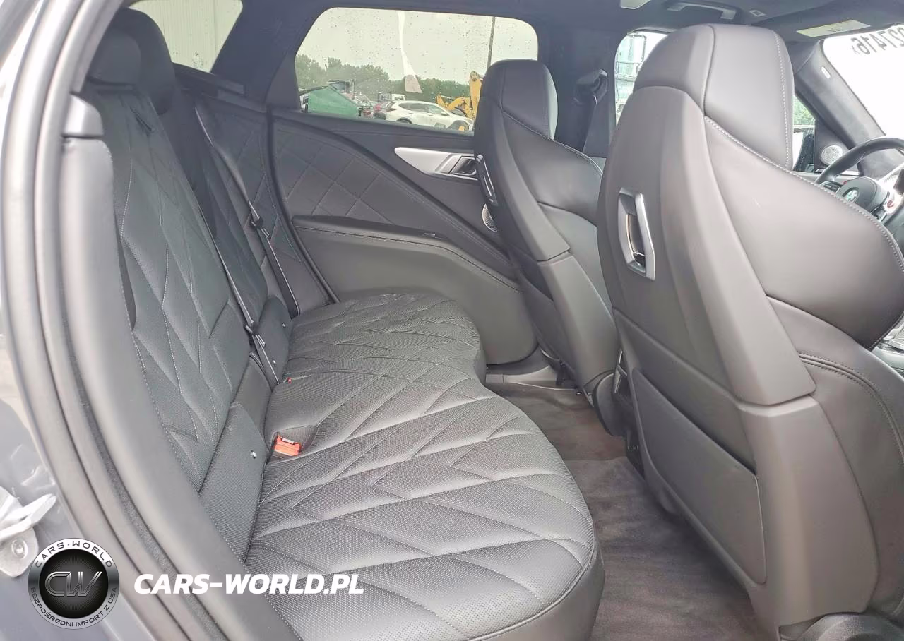 2025 BMW Xm VIN:5YM23CS09S9Y35986 - 10