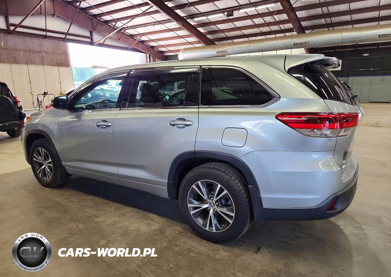 2017 Toyota Highlander Le VIN:5TDBZRFH7HS379670 - 2