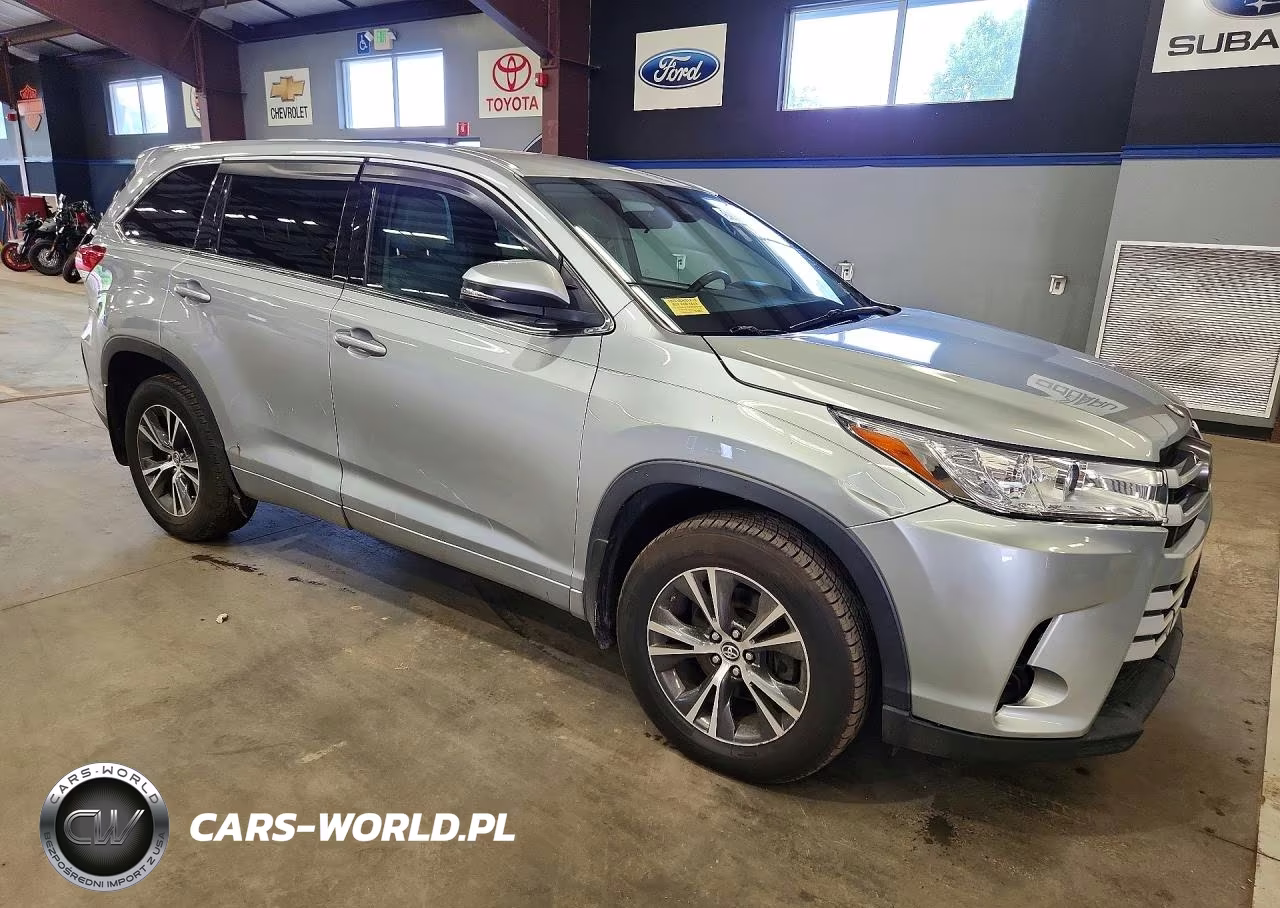 2017 Toyota Highlander Le VIN:5TDBZRFH7HS379670 - 4