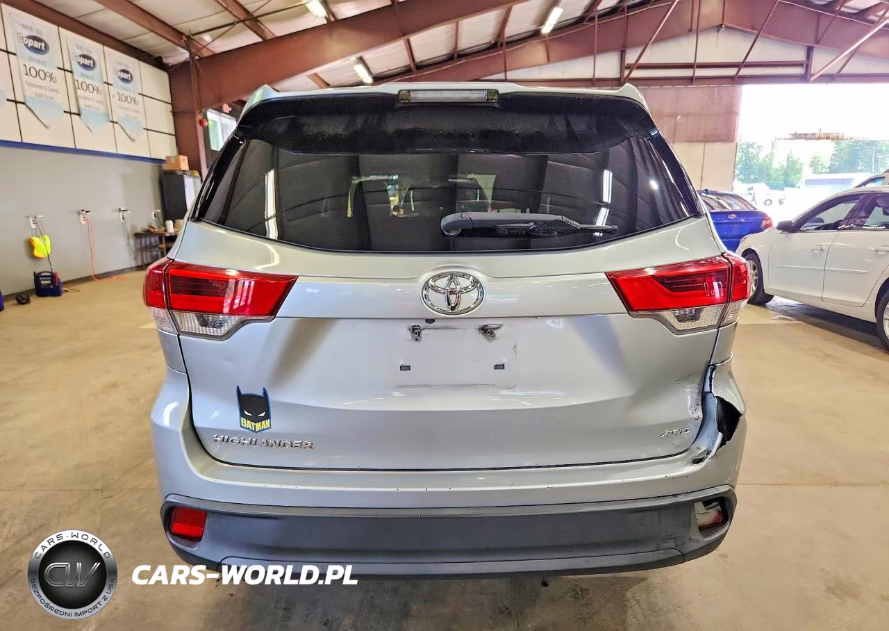 2017 Toyota Highlander Le VIN:5TDBZRFH7HS379670 - 6